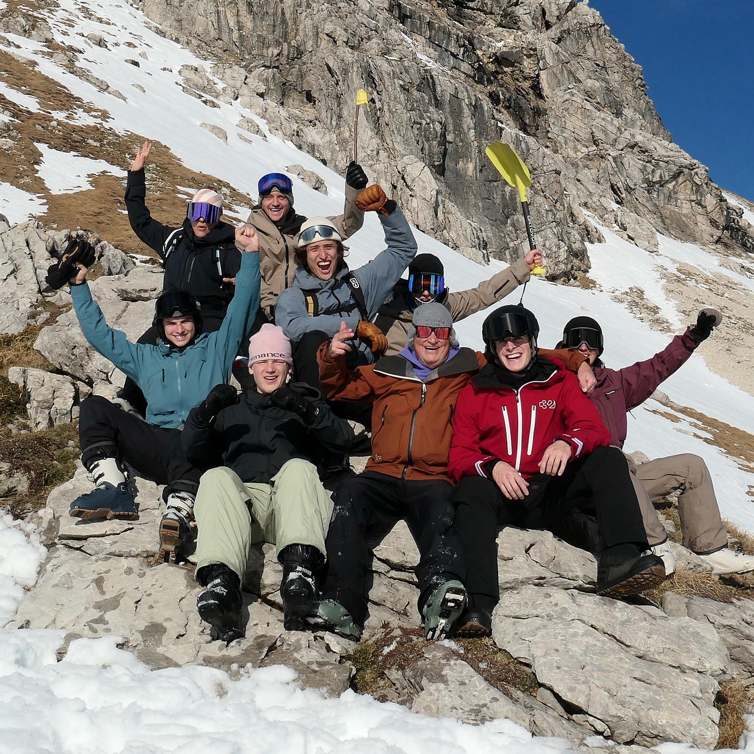 Mountain-action Guides & Coaches