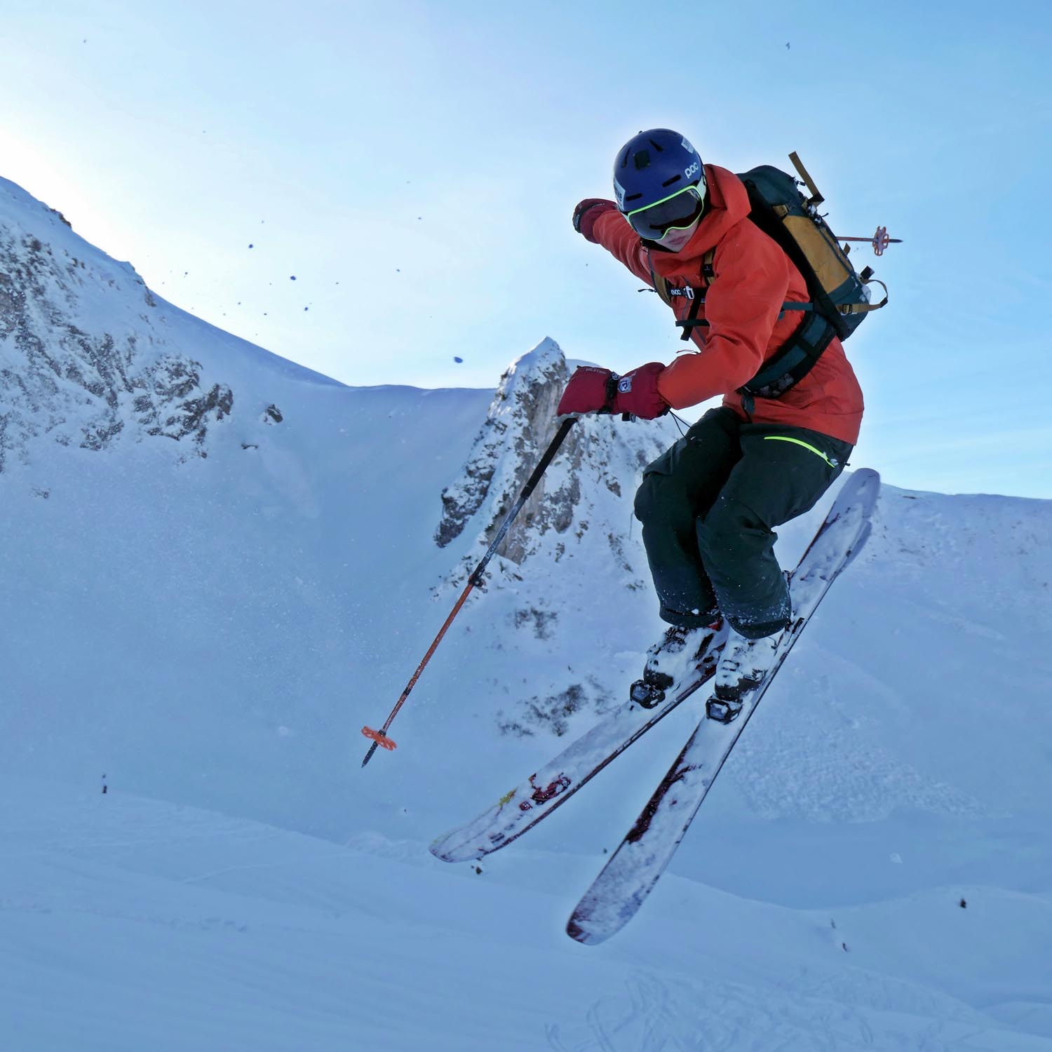 Ben sendet einen 3er am Backcountry Kicker Vorweihnachts Jugend Camp im Kleinwalsertal